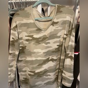 Army warm long sleeve - v neck